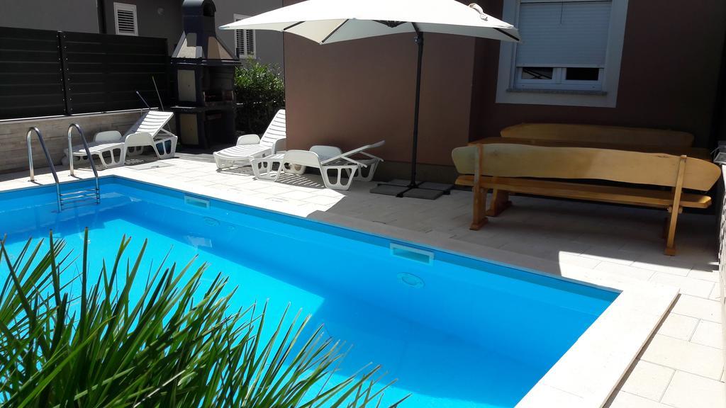 Apartments Hrvoje Водице Екстер'єр фото